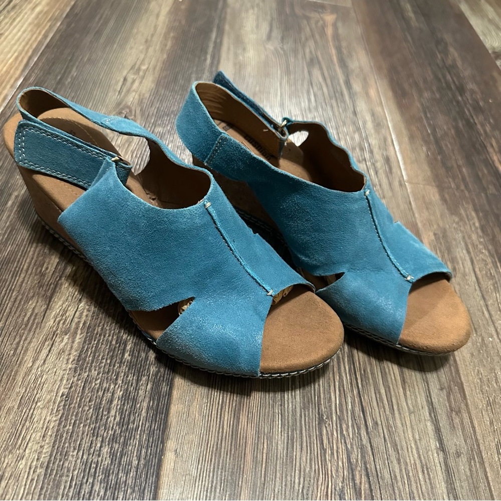 Clarks Helio Float blue suede leather cork wedge sandals women 10 peep toe